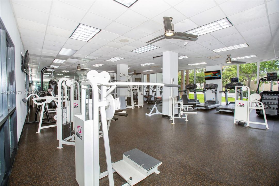 For Sale: $474,999 (1 beds, 1 baths, 1005 Square Feet)