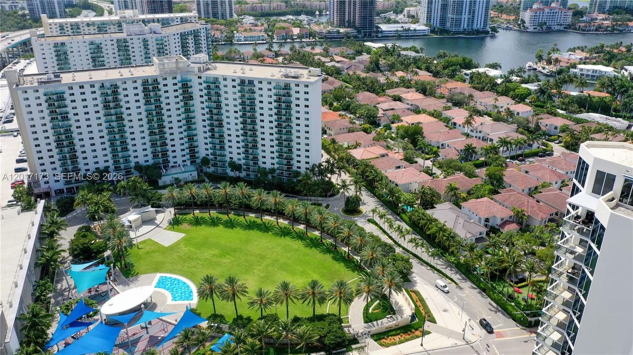 For Sale: $474,999 (1 beds, 1 baths, 1005 Square Feet)