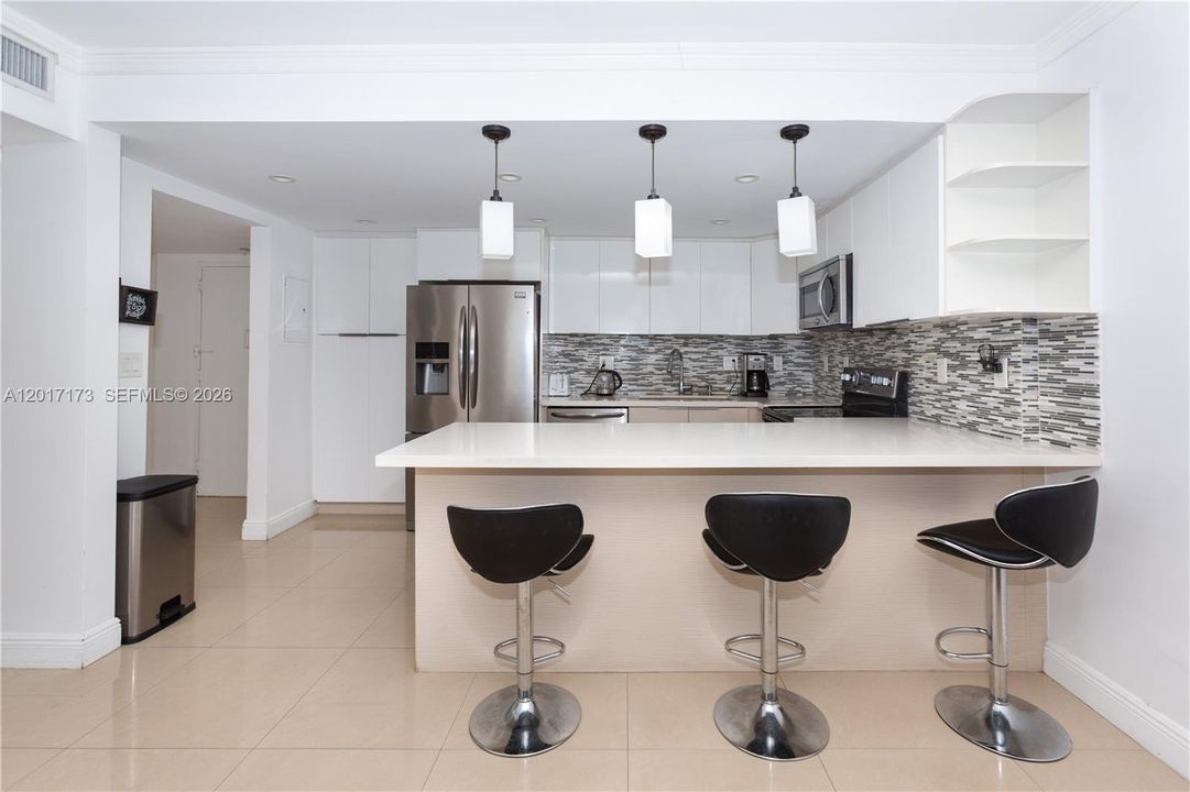 For Sale: $474,999 (1 beds, 1 baths, 1005 Square Feet)