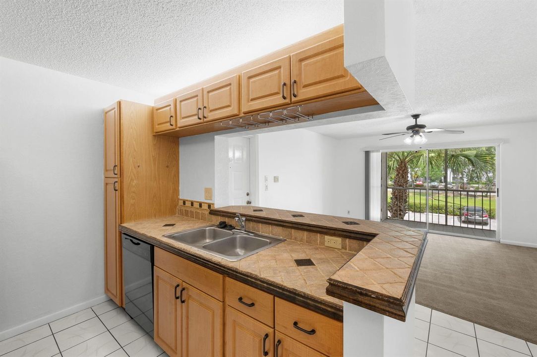 9-web-or-mls-2506 SE Anchorage Cove apt