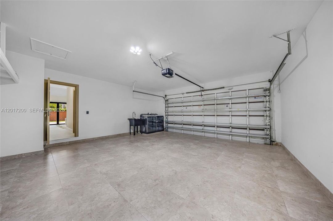 Недавно продано: $1,595,000 (4 спален, 3 ванн, 2466 Квадратных фут)