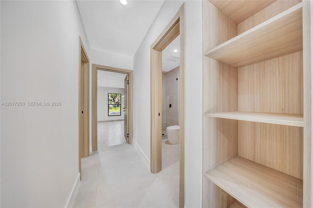 Недавно продано: $1,595,000 (4 спален, 3 ванн, 2466 Квадратных фут)