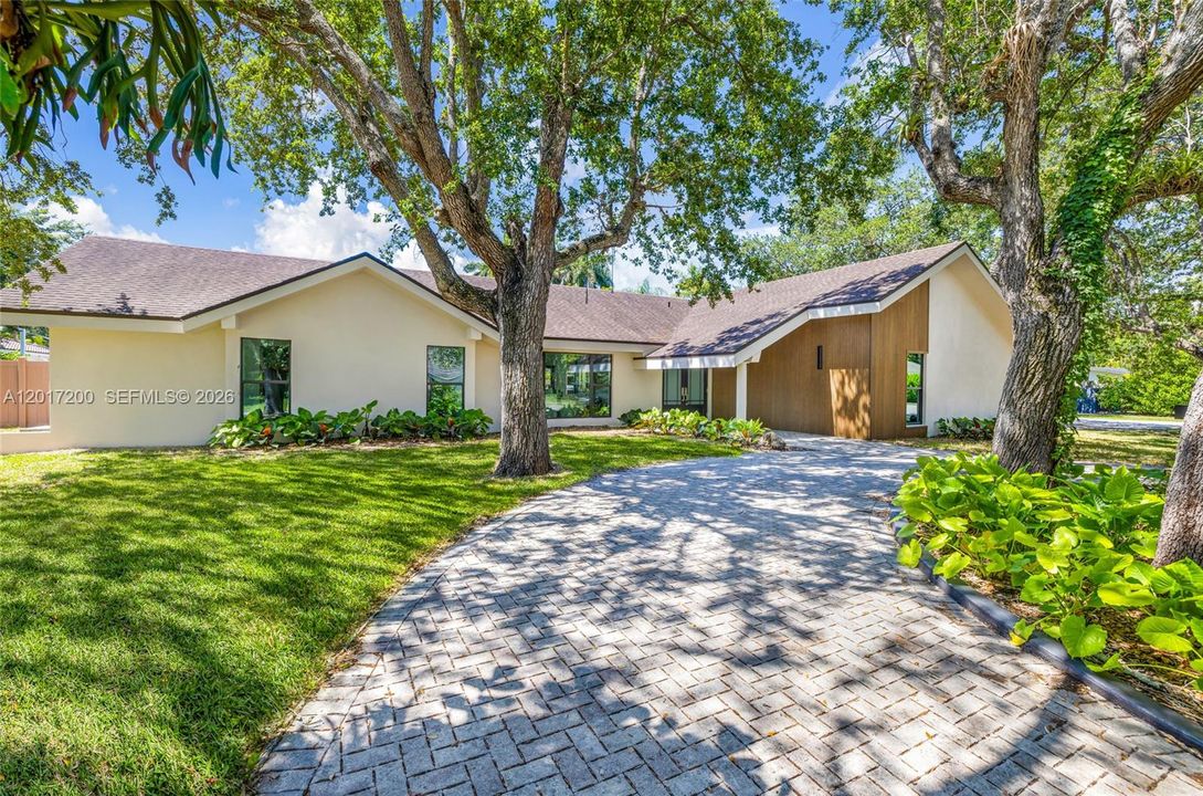 Недавно продано: $1,595,000 (4 спален, 3 ванн, 2466 Квадратных фут)