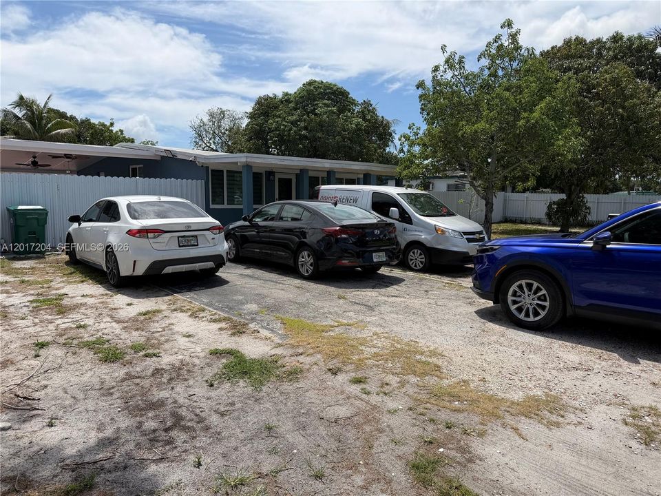 Activo con contrato: $525,000 (3 camas, 1 baños, 851 Pies cuadrados)