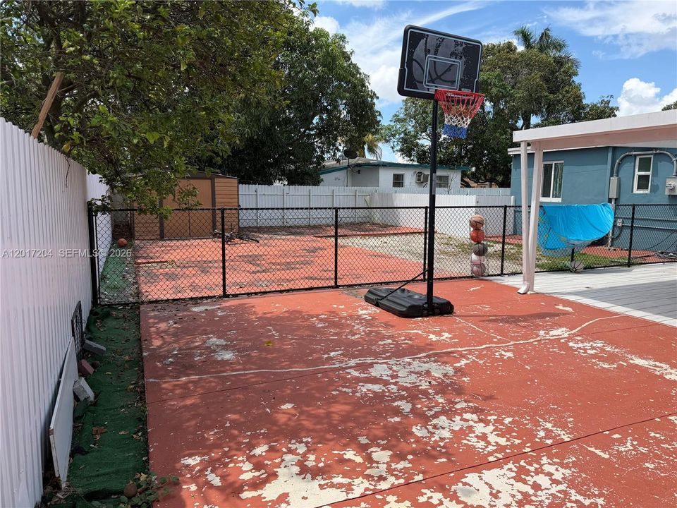Activo con contrato: $525,000 (3 camas, 1 baños, 851 Pies cuadrados)