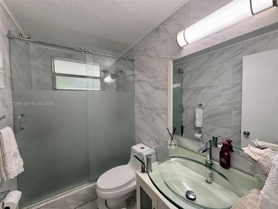 Activo con contrato: $475,000 (3 camas, 2 baños, 1027 Pies cuadrados)