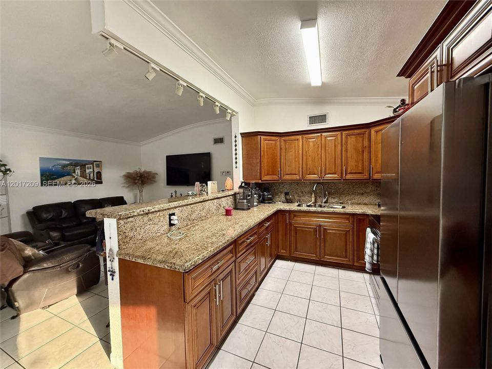 Activo con contrato: $475,000 (3 camas, 2 baños, 1027 Pies cuadrados)