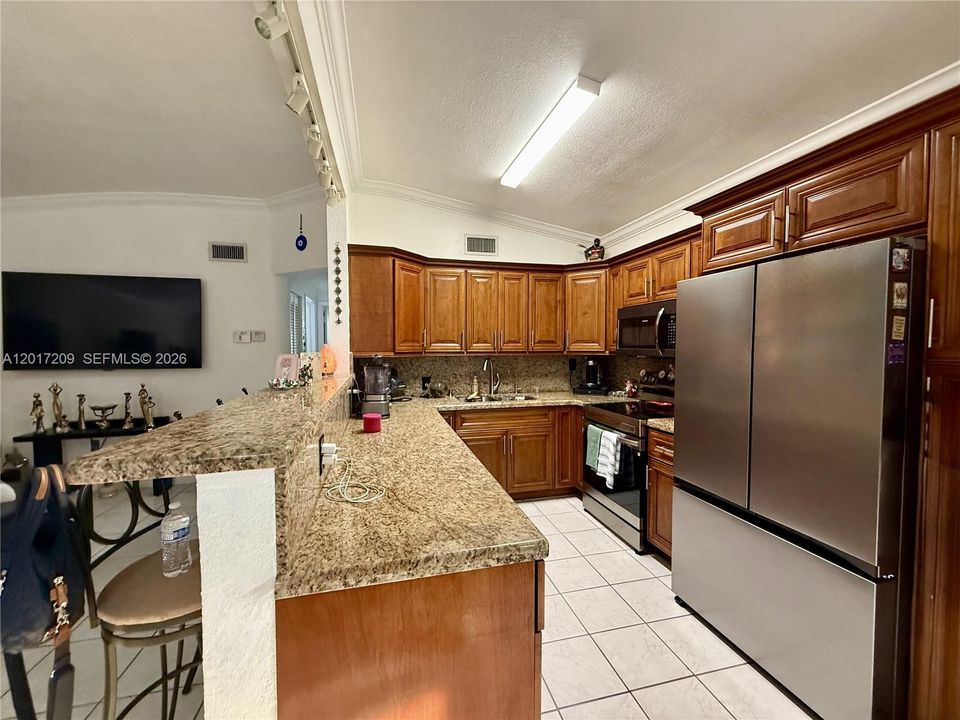 Activo con contrato: $475,000 (3 camas, 2 baños, 1027 Pies cuadrados)