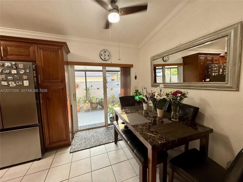 Activo con contrato: $475,000 (3 camas, 2 baños, 1027 Pies cuadrados)