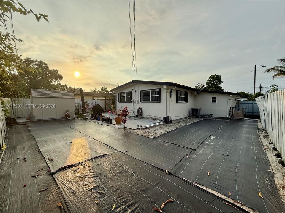 Activo con contrato: $475,000 (3 camas, 2 baños, 1027 Pies cuadrados)