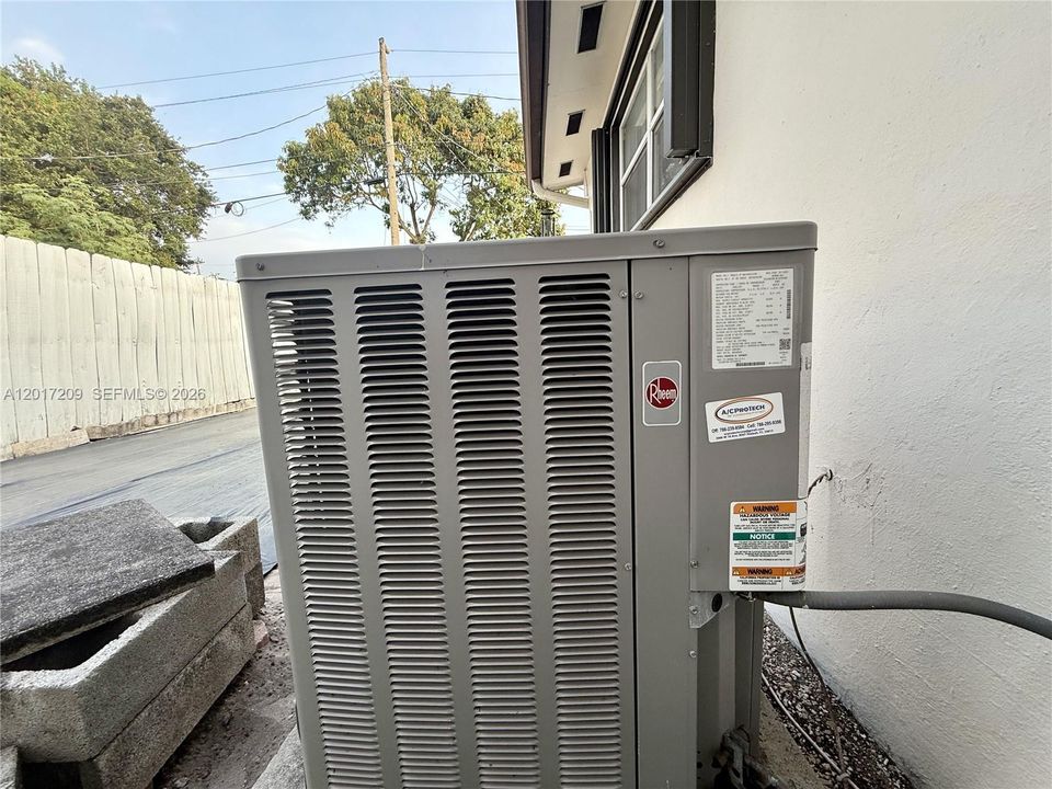 Activo con contrato: $475,000 (3 camas, 2 baños, 1027 Pies cuadrados)