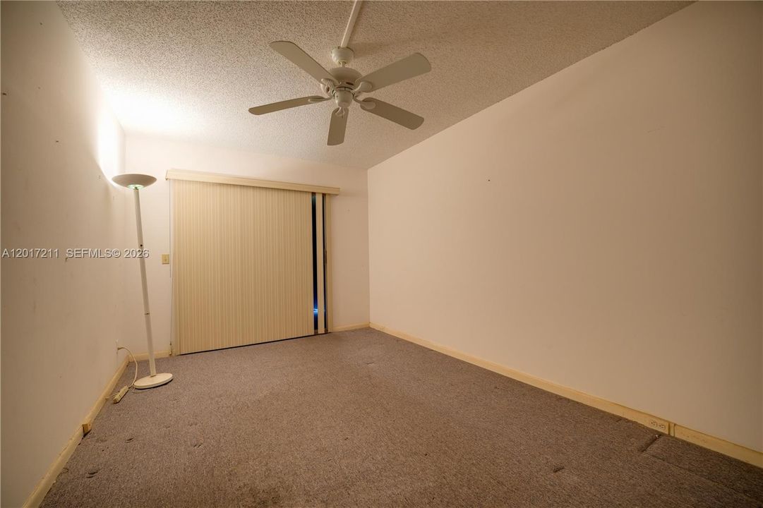 Activo con contrato: $89,900 (2 camas, 1 baños, 861 Pies cuadrados)