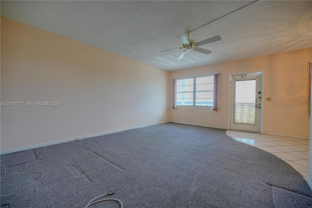 Activo con contrato: $89,900 (2 camas, 1 baños, 861 Pies cuadrados)