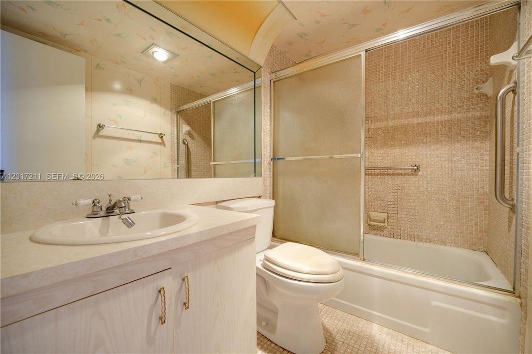 Activo con contrato: $89,900 (2 camas, 1 baños, 861 Pies cuadrados)