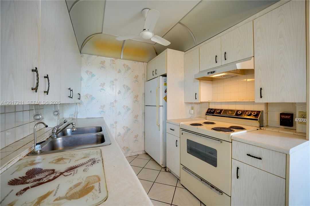 Activo con contrato: $89,900 (2 camas, 1 baños, 861 Pies cuadrados)