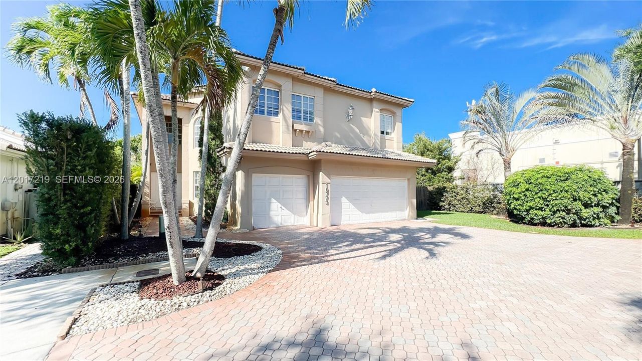 For Sale: $1,399,900 (5 beds, 3 baths, 3052 Square Feet)