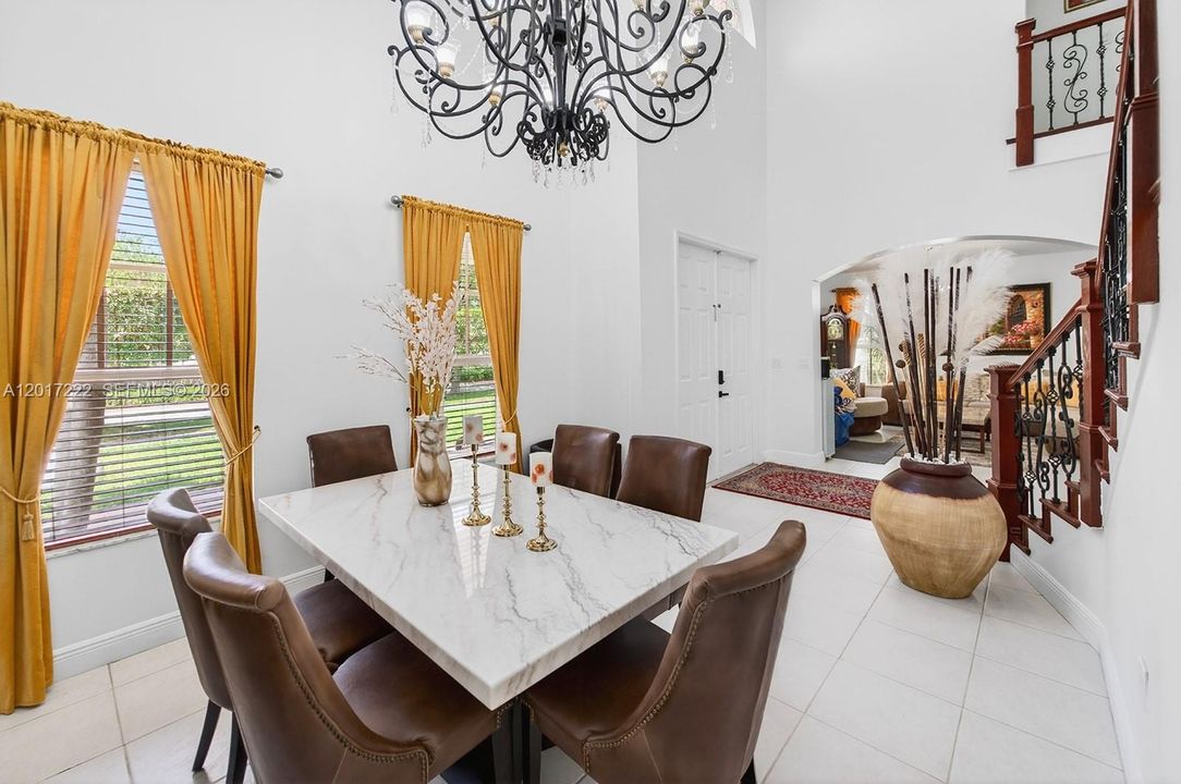 For Sale: $950,000 (5 beds, 3 baths, 2598 Square Feet)