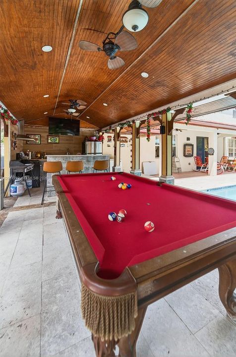 For Sale: $950,000 (5 beds, 3 baths, 2598 Square Feet)