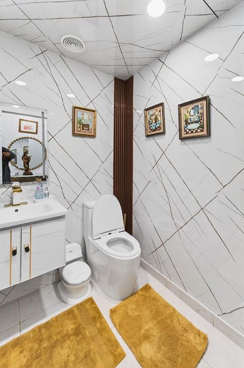For Sale: $950,000 (5 beds, 3 baths, 2598 Square Feet)