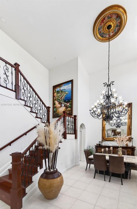 For Sale: $950,000 (5 beds, 3 baths, 2598 Square Feet)