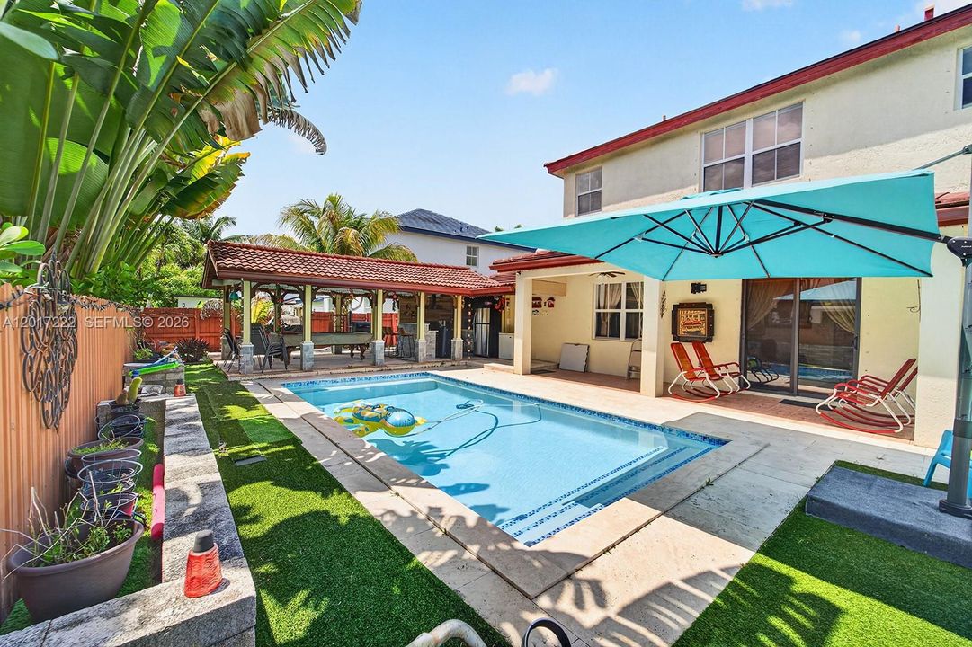 For Sale: $950,000 (5 beds, 3 baths, 2598 Square Feet)