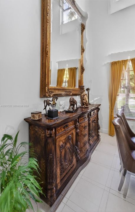 For Sale: $950,000 (5 beds, 3 baths, 2598 Square Feet)