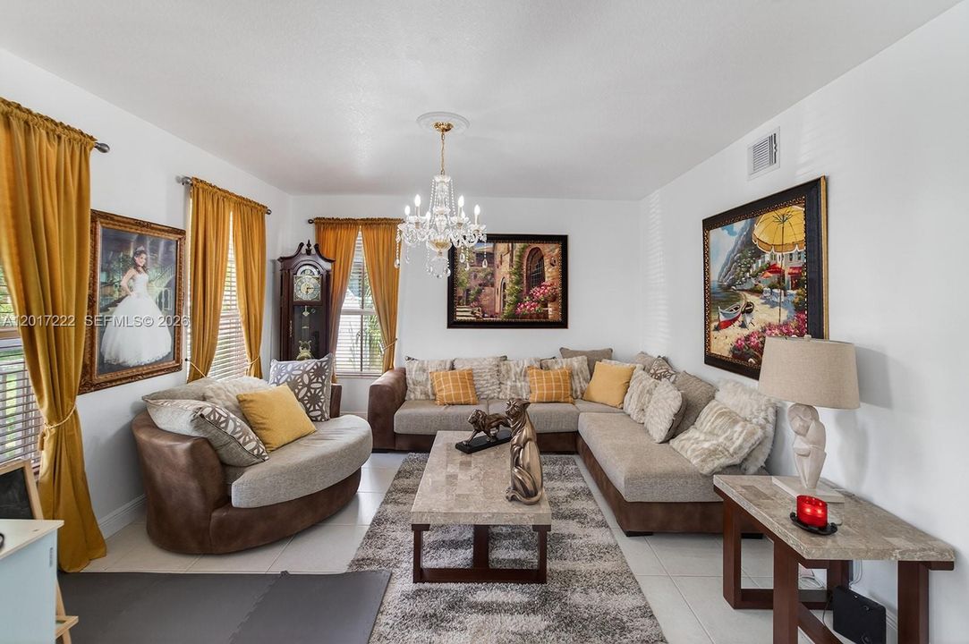 For Sale: $950,000 (5 beds, 3 baths, 2598 Square Feet)
