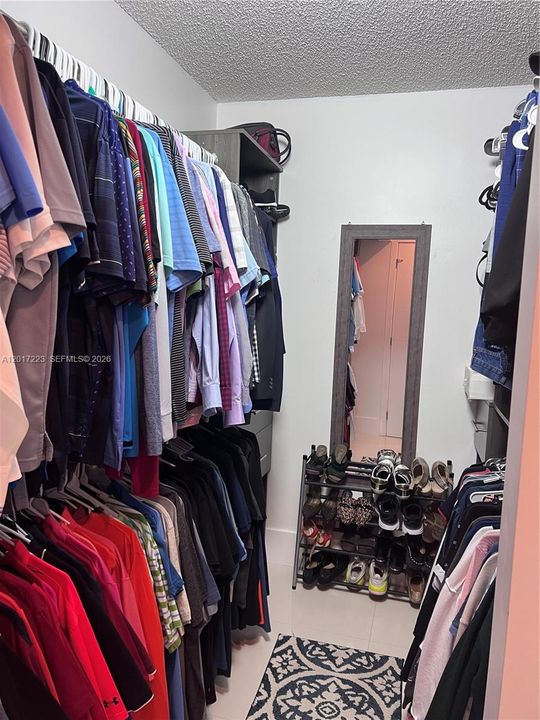 Activo con contrato: $4,400 (3 camas, 2 baños, 1533 Pies cuadrados)