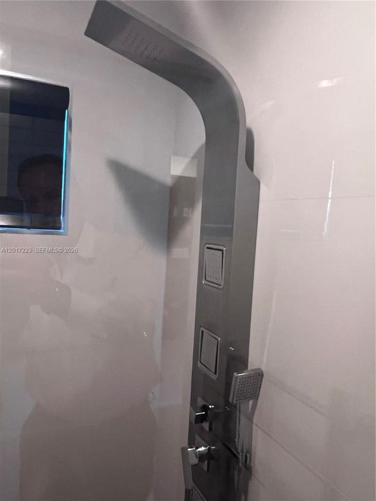 Activo con contrato: $4,400 (3 camas, 2 baños, 1533 Pies cuadrados)