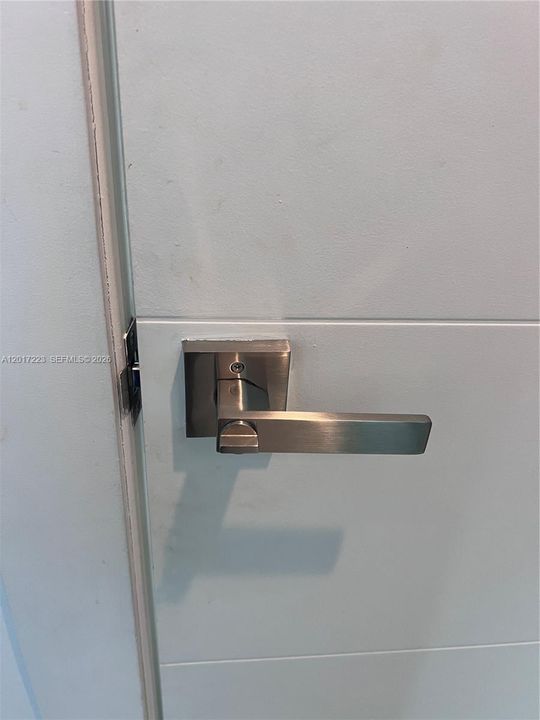 Activo con contrato: $4,400 (3 camas, 2 baños, 1533 Pies cuadrados)