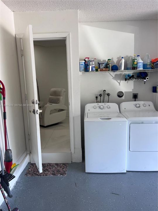 Activo con contrato: $4,400 (3 camas, 2 baños, 1533 Pies cuadrados)