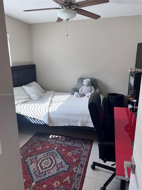Activo con contrato: $4,400 (3 camas, 2 baños, 1533 Pies cuadrados)