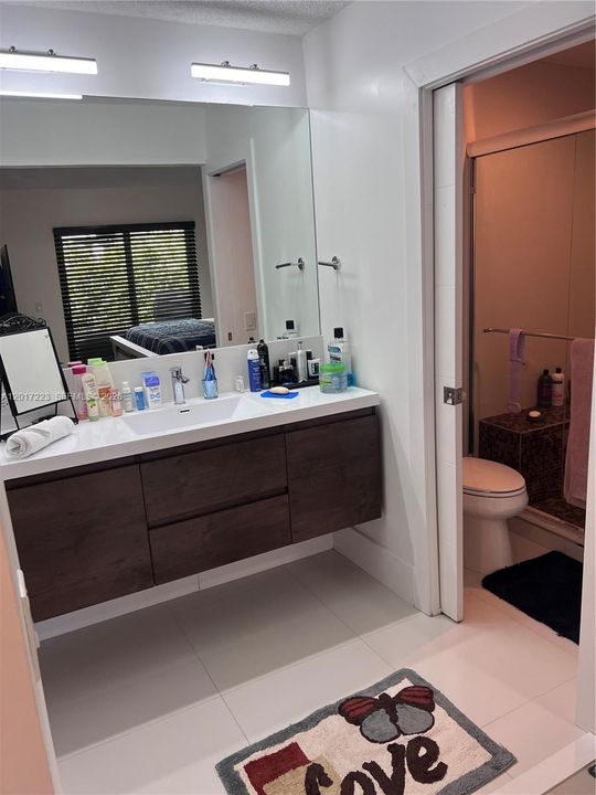 Activo con contrato: $4,400 (3 camas, 2 baños, 1533 Pies cuadrados)