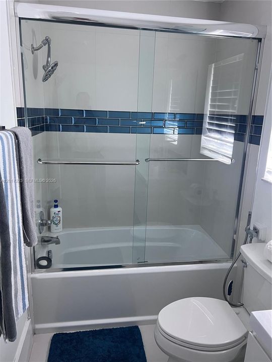 Activo con contrato: $4,400 (3 camas, 2 baños, 1533 Pies cuadrados)