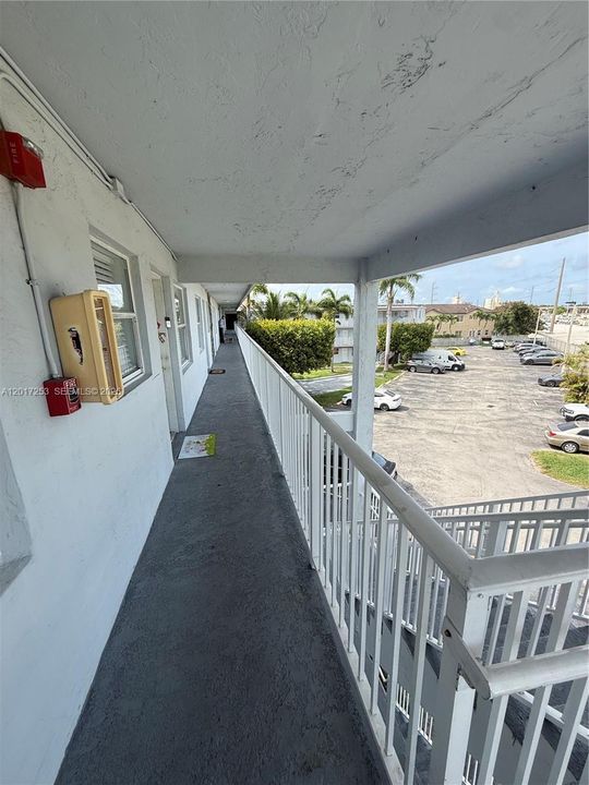 Active With Contract: $169,000 (2 beds, 1 baths, 571 Square Feet)