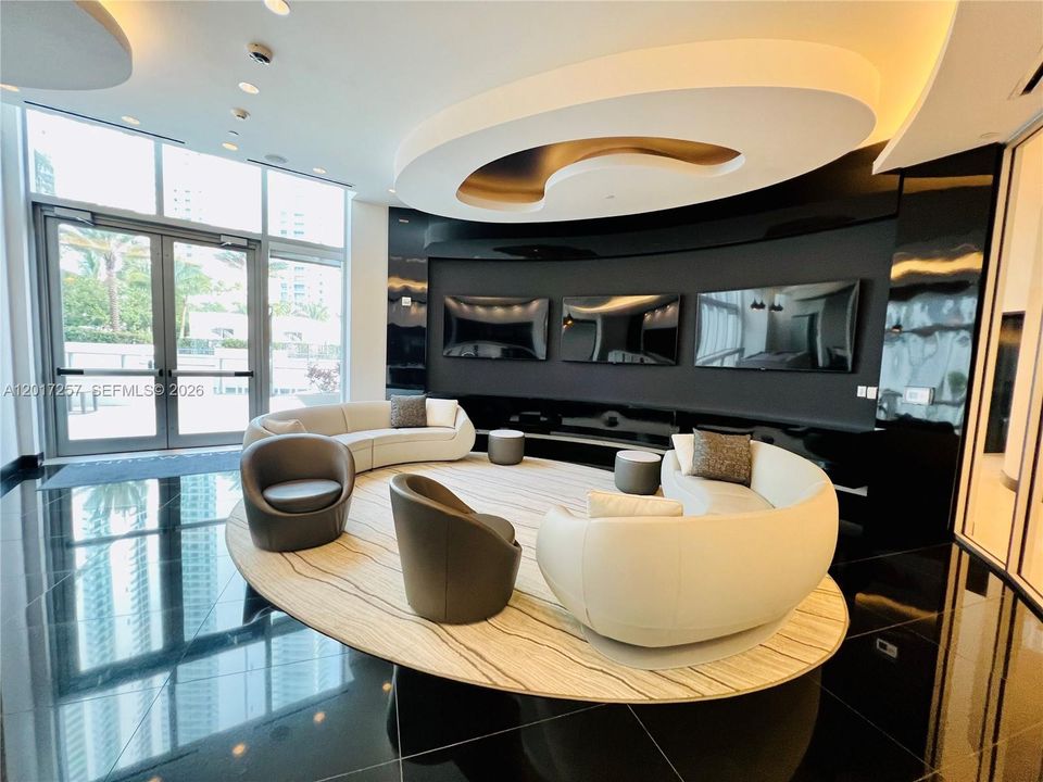 En Venta: $995,000 (2 camas, 3 baños, 1630 Pies cuadrados)