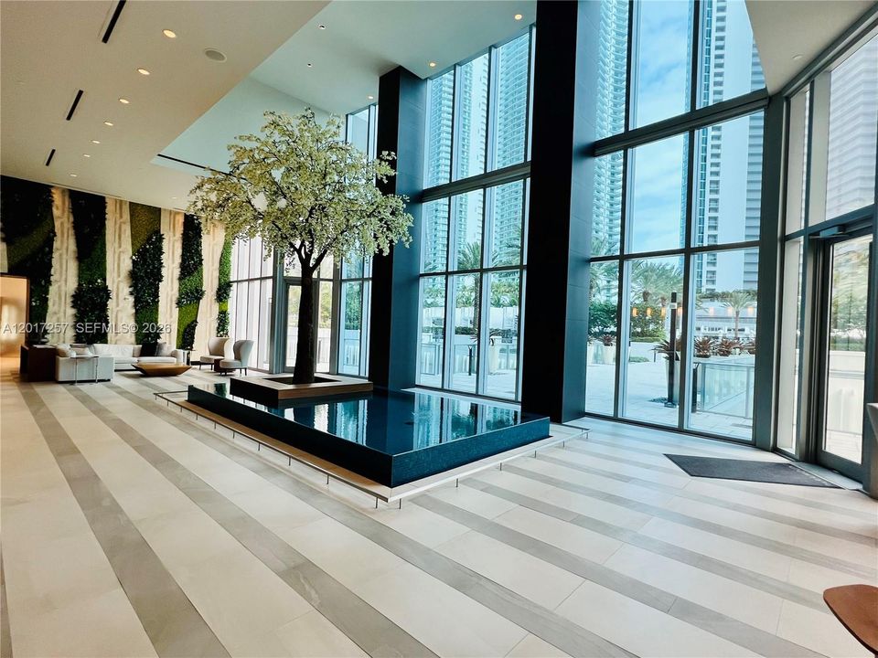 En Venta: $995,000 (2 camas, 3 baños, 1630 Pies cuadrados)