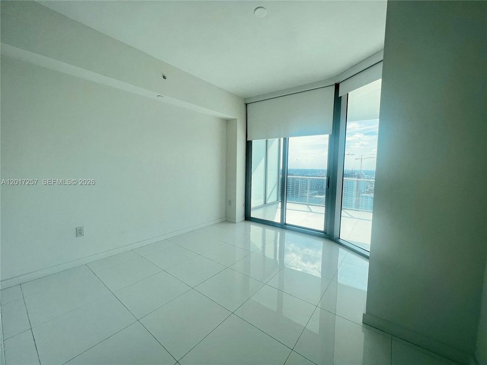 En Venta: $995,000 (2 camas, 3 baños, 1630 Pies cuadrados)