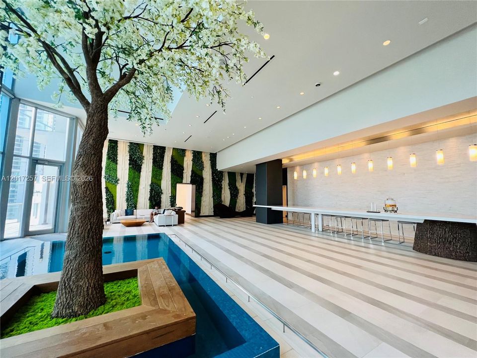 En Venta: $995,000 (2 camas, 3 baños, 1630 Pies cuadrados)