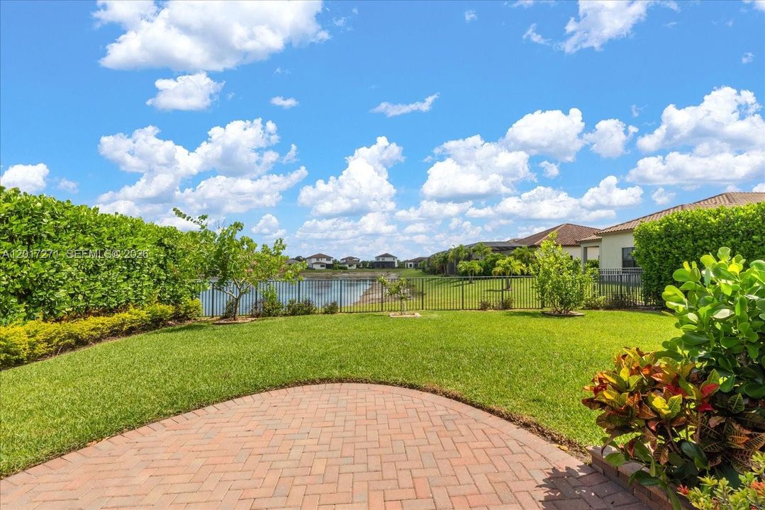For Sale: $528,950 (3 beds, 2 baths, 1717 Square Feet)