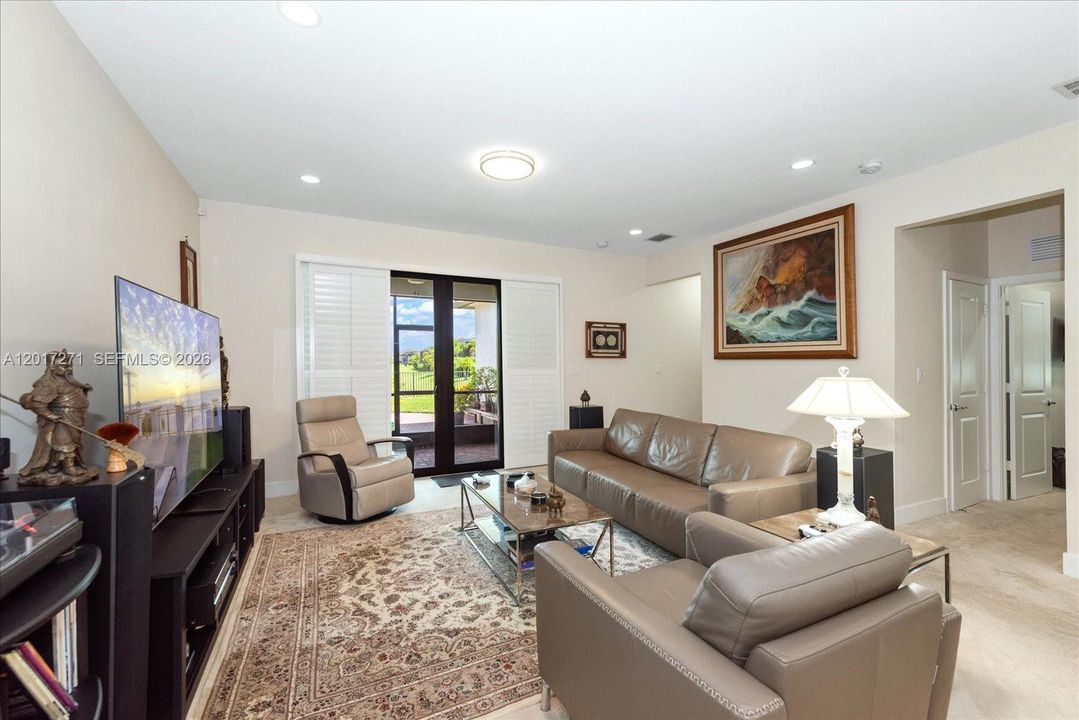 For Sale: $528,950 (3 beds, 2 baths, 1717 Square Feet)