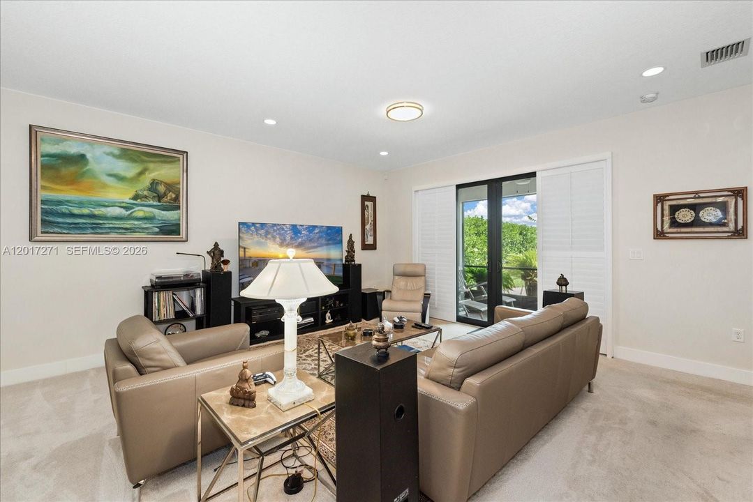 For Sale: $528,950 (3 beds, 2 baths, 1717 Square Feet)