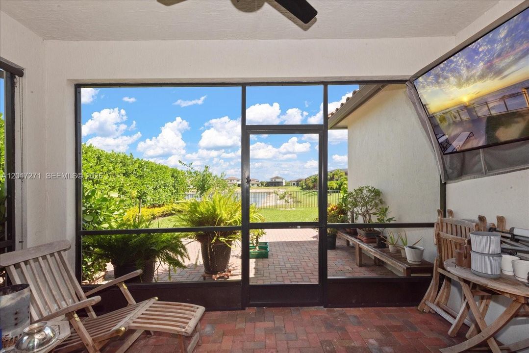 For Sale: $528,950 (3 beds, 2 baths, 1717 Square Feet)