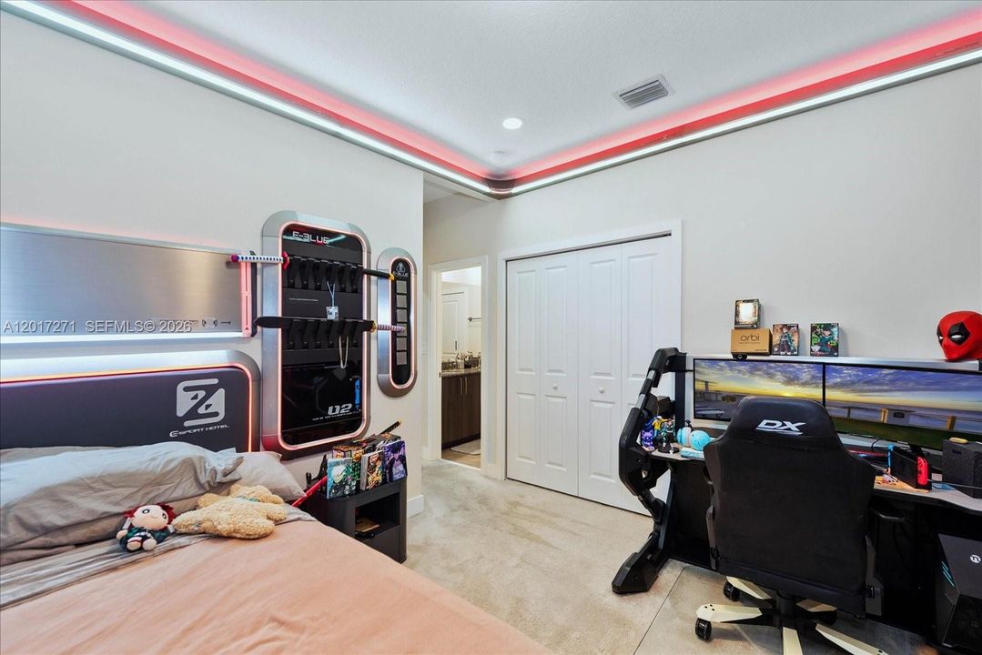 For Sale: $528,950 (3 beds, 2 baths, 1717 Square Feet)
