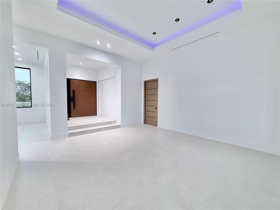 Недавно продано: $1,625,000 (5 спален, 3 ванн, 3316 Квадратных фут)