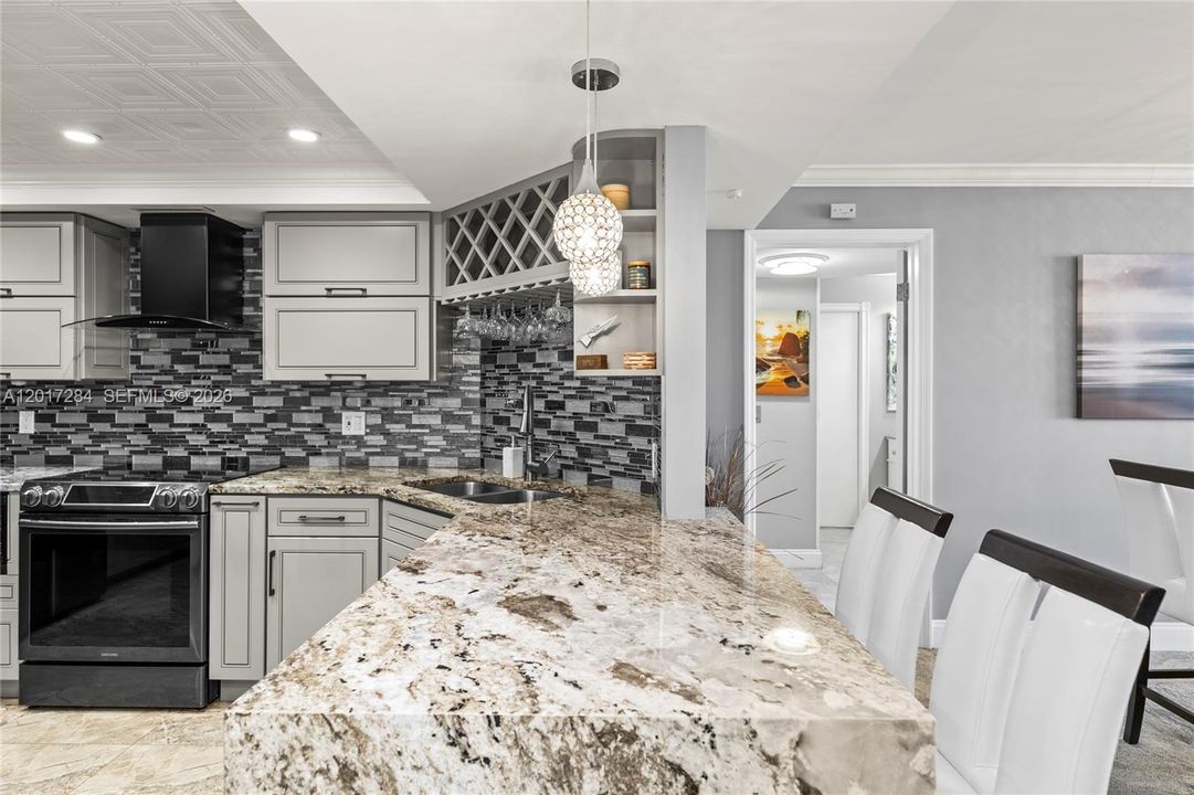 В аренду: $4,500 (2 спален, 2 ванн, 1294 Квадратных фут)