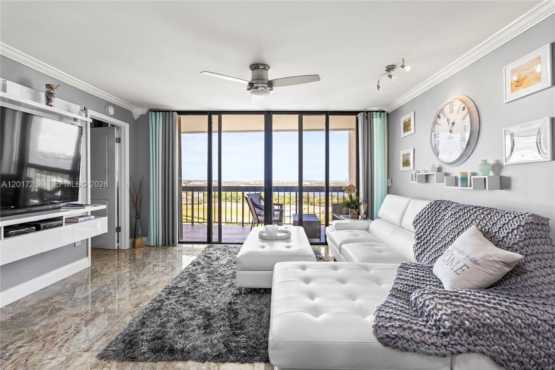 В аренду: $4,500 (2 спален, 2 ванн, 1294 Квадратных фут)