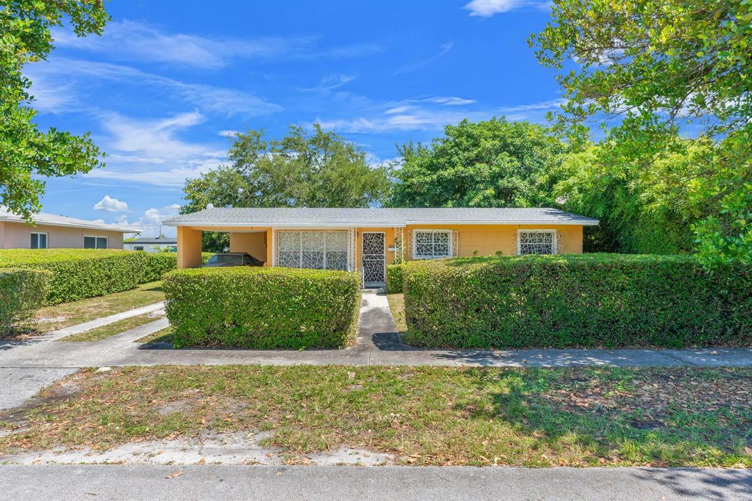 2-web-or-mls-1261 NW 172nd St, Miami, FL