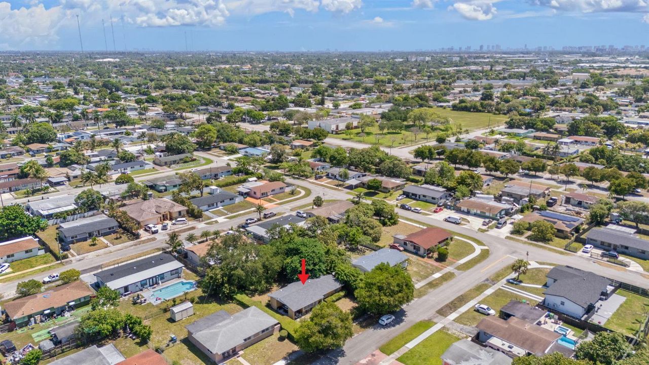 17-web-or-mls-1261 NW 172nd St, Miami, F