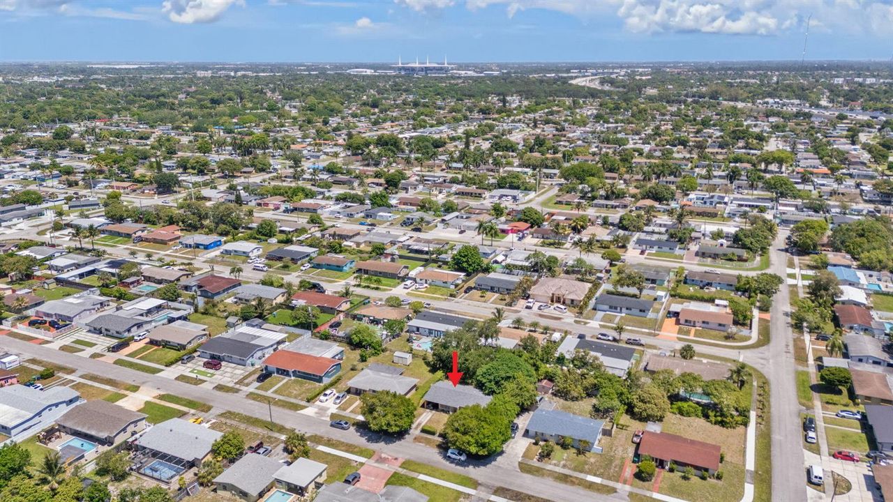 22-web-or-mls-1261 NW 172nd St, Miami, F